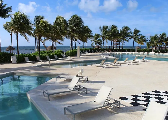Bluebay Grand Esmeralda El Marlyn Azul