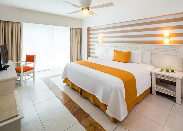 Bluebay Grand Esmeralda Resort