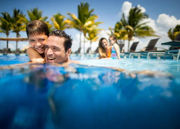 Resort Bluebay Grand Esmeralda 5*