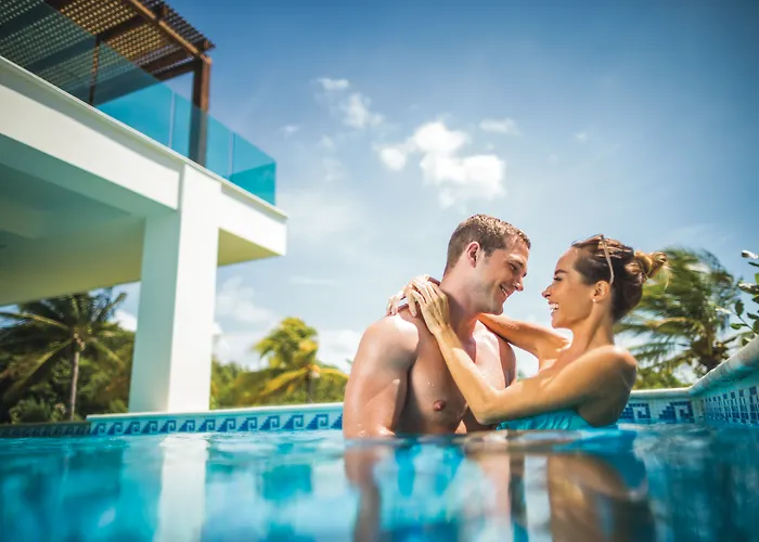 Resort Bluebay Grand Esmeralda