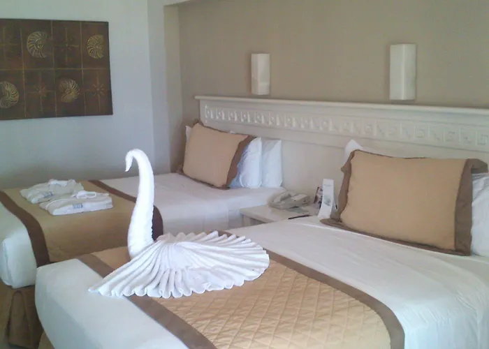 Resort Bluebay Grand Esmeralda